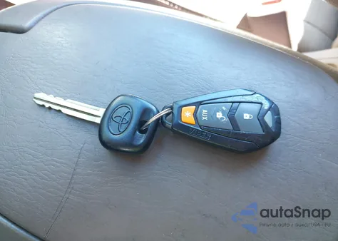 2003 Toyota Sequoia Limited V8 z USA, uszkodzony, nr VIN 5TDZT38A53S156288